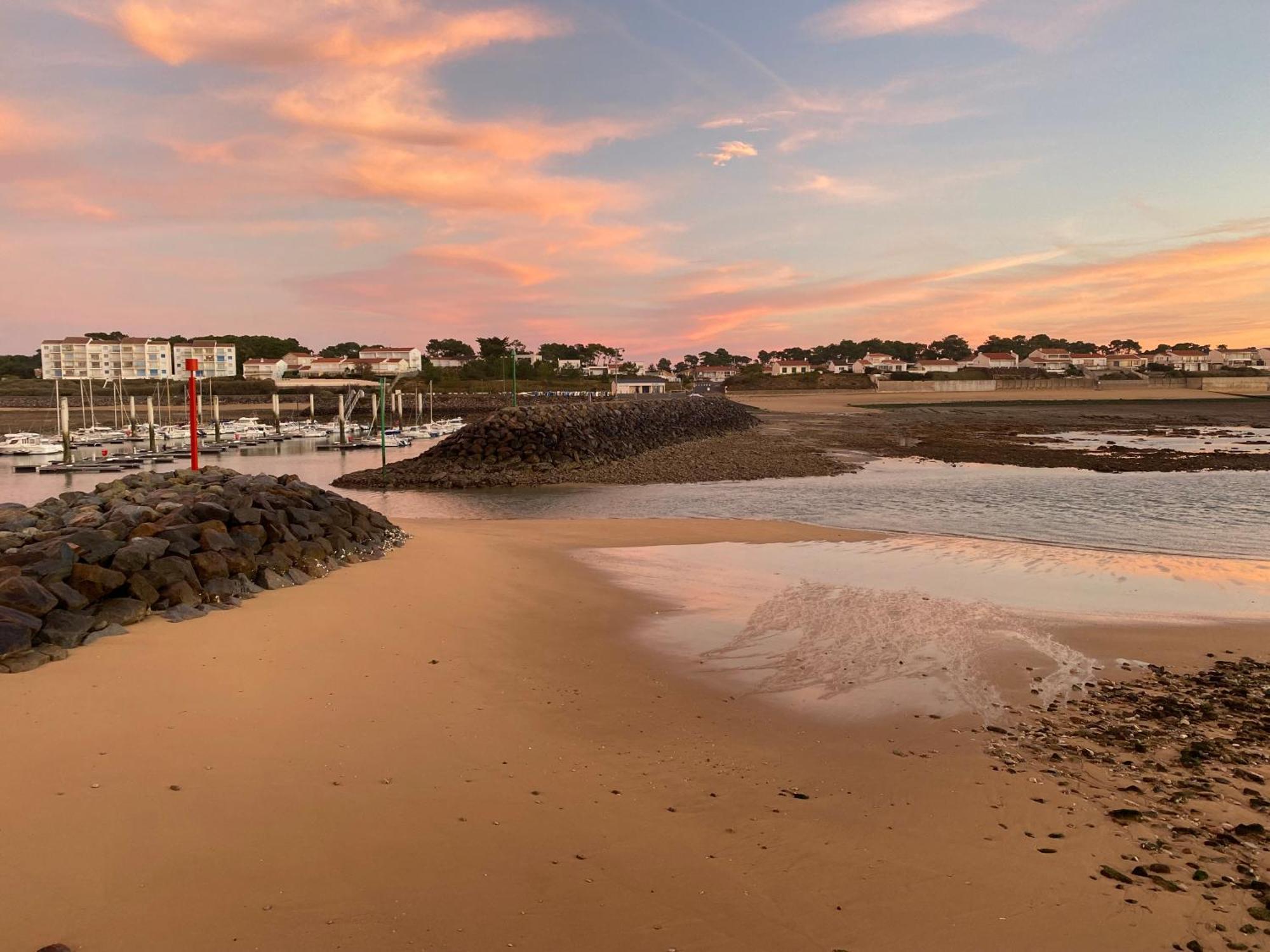 Appartement Vue Sur Mer Et Le Port Jard-sur-Mer Exterior foto